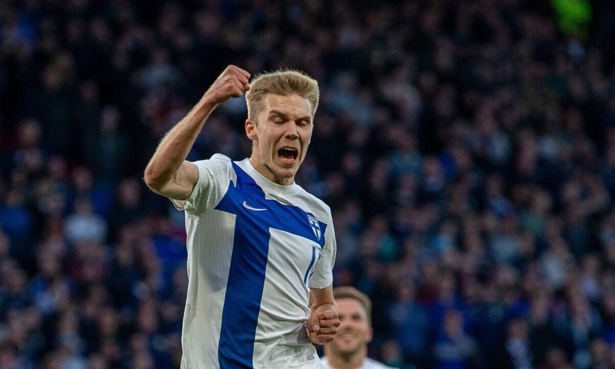 Malta-Suomi-ottelu pelataan perjantaina 21. maaliskuuta 2025. Kyseessä on Huuhkajien MM-karsintojen avausottelu. Kuvassa Oliver Antman.