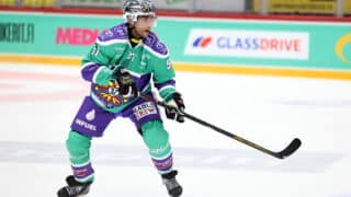 Valtteri Filppula pelaamassa Jokerit-paidassa syyskuussa 2024.