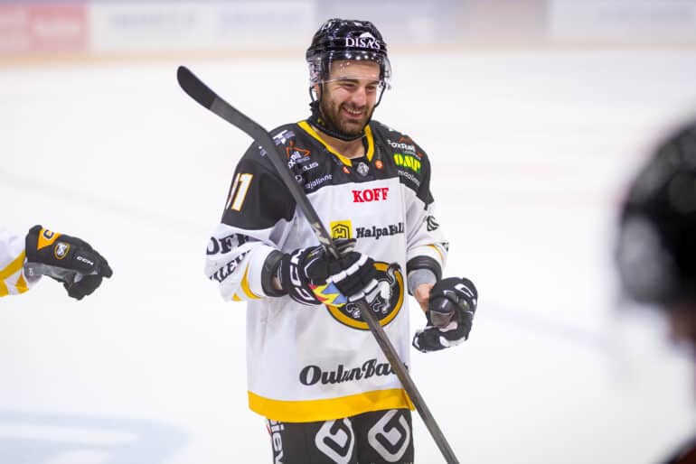 Reid Gardiner kuvattuna Kärppien paidassa Jyväskylässä syyskuussa 2024.