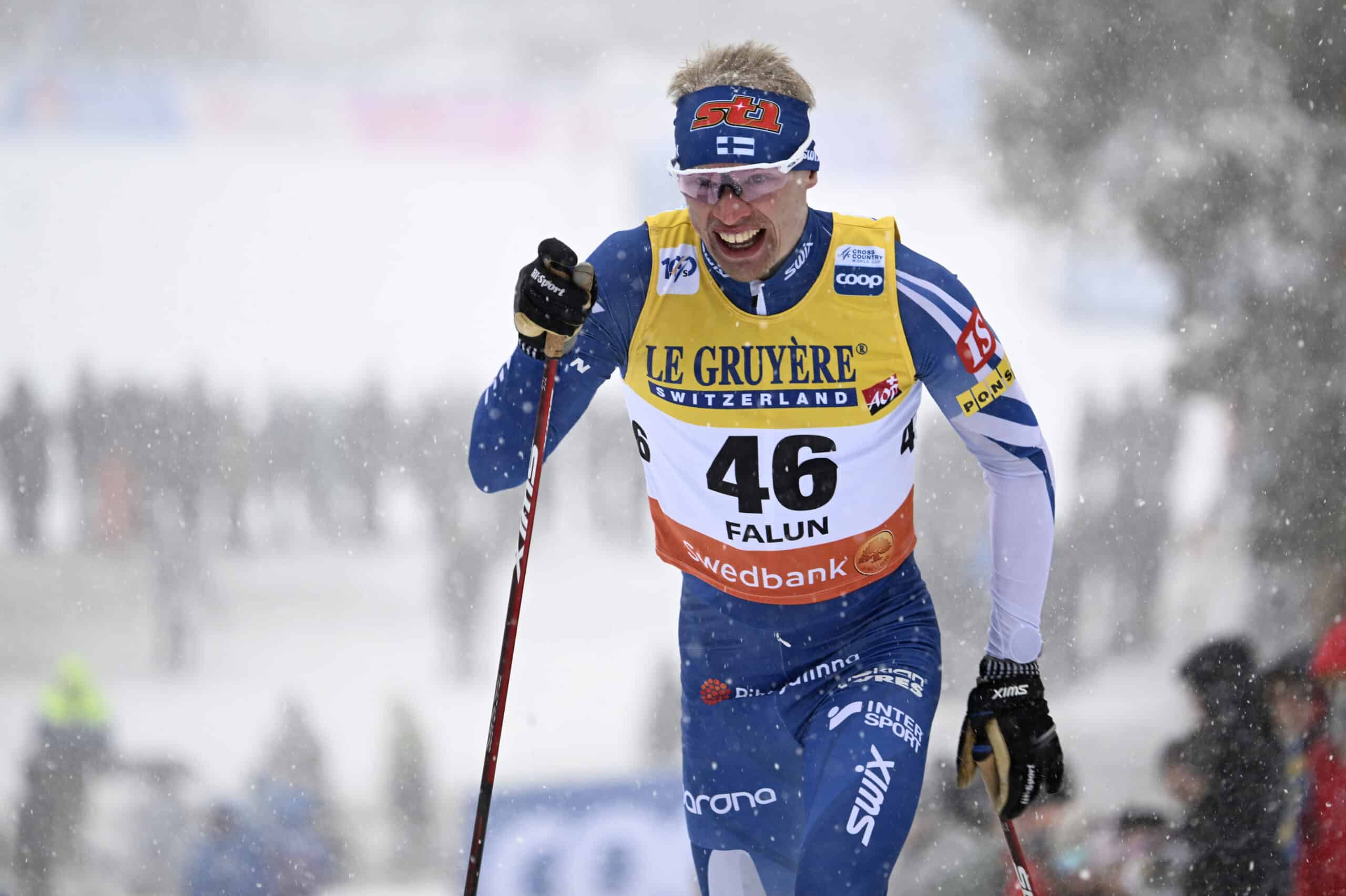 epa11224053 Iivo Niskanen of Finland in action in action during the Men's Interval Start 10.0 km Classic race at the FIS Cross Country Skiing World Cup in Falun, Sweden, 16 March 2024.  EPA-EFE/Anders Wiklund SWEDEN OUT
