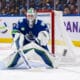 Kevin Lankinen torjuntatöissä Vancouverin maalilla.