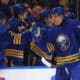 Tage Thompson kuvattuna syksyllä 2024 tuulettamassa maalia.