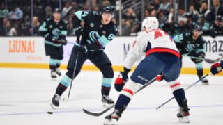 Kaapo Kakko kuvattuna ottelussa Washington Capitalsia vastaan.