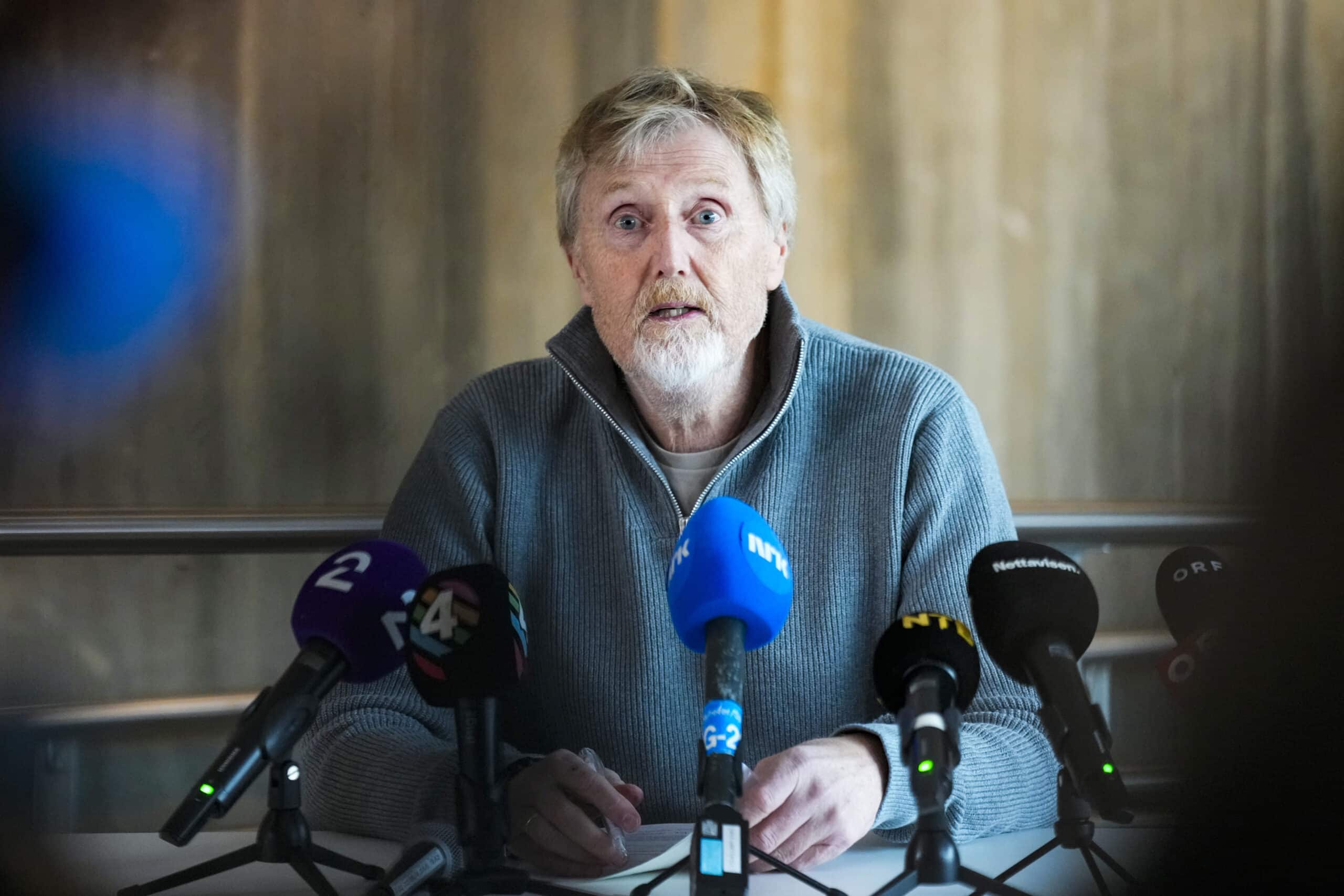 Jan-Erik Albu Norjan mäkihyppypomo selitteli medialli hyppupukumanipulaatioskandaalia.