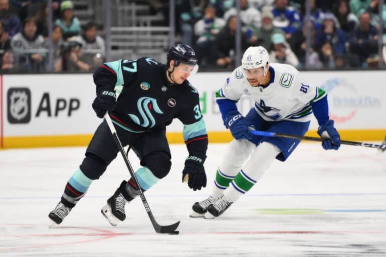 Yanni Gourde pelasi vielä maaliskuun ensimmäisenä viikonloppuna Vancouver Canucksia vastaan Seattlen paidassa.