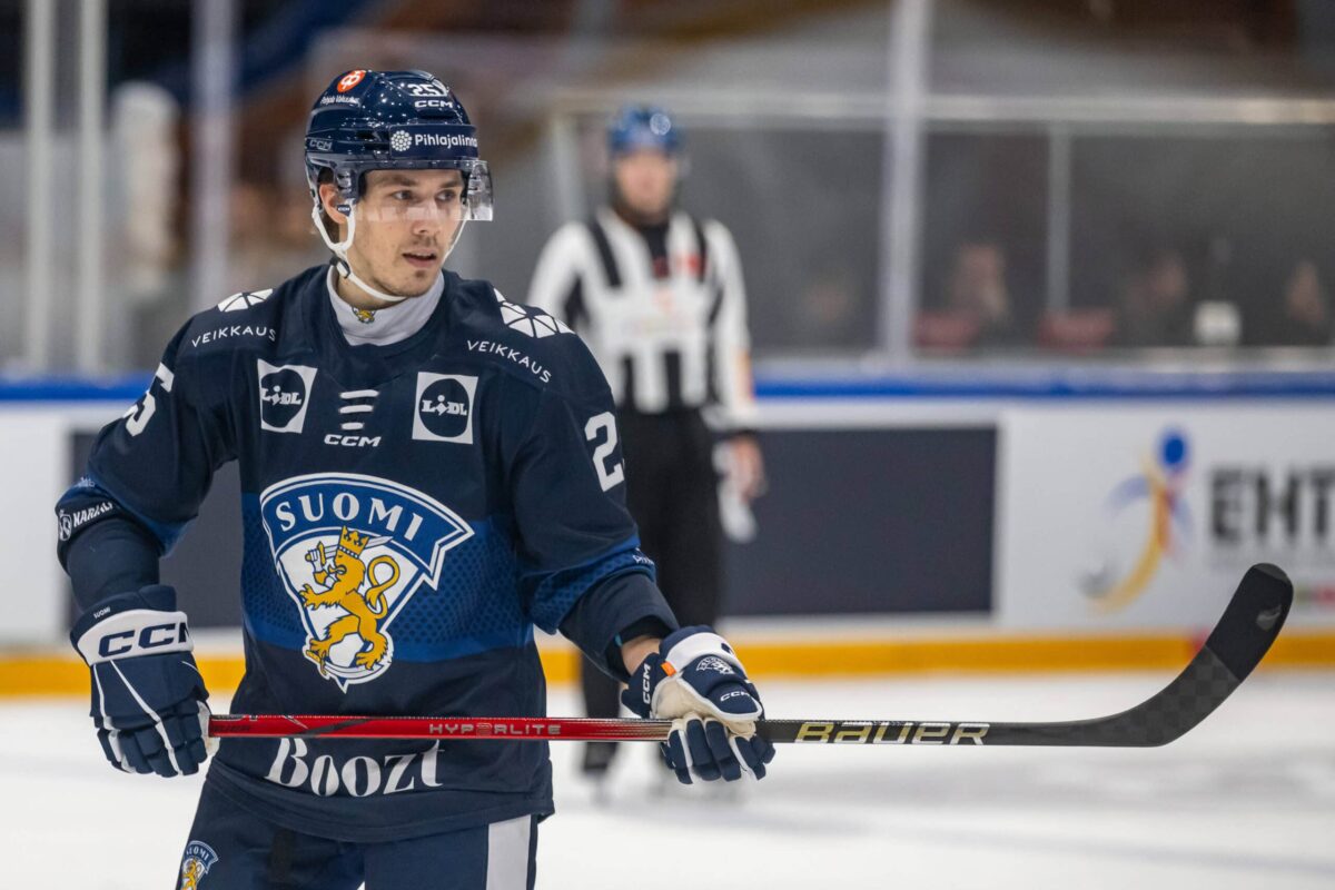 Henrik Haapala kuvattuna Leijonat-paidassa vuonna 2025.
