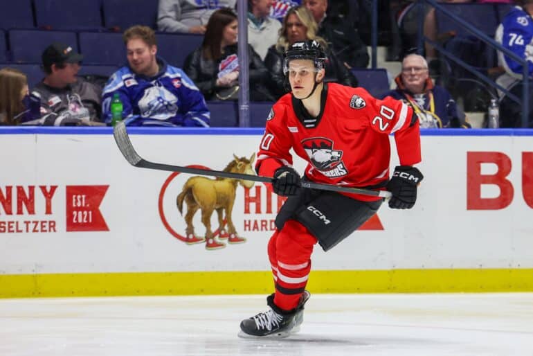 Jesse Puljujärvi pelaamassa 12. maaliskuuta Charlotte Checkersin paidassa.