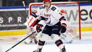 Oskari Manninen kuvattuna HIFK:n ottelussa.