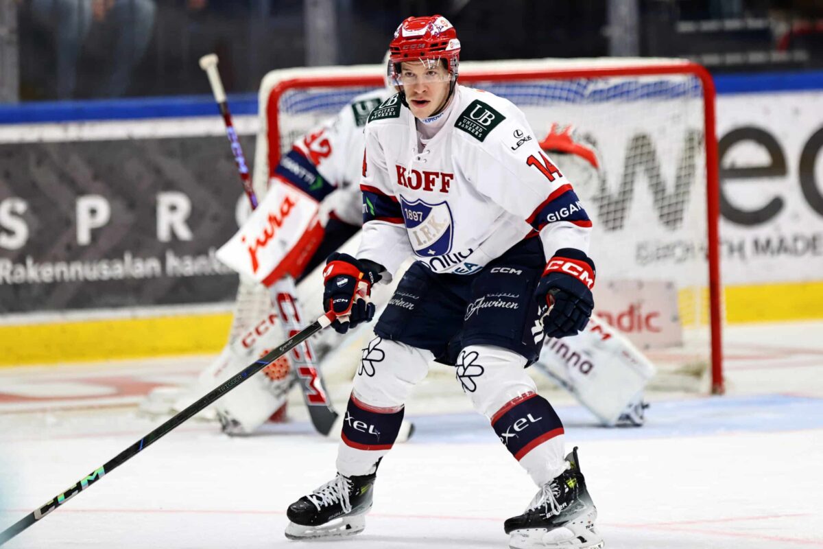 Oskari Manninen kuvattuna HIFK:n ottelussa.
