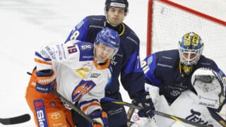 Veli-Matti Savinainen kuvattuna Kiekko-Espoo -pudotuspelisarjassa 2025.
