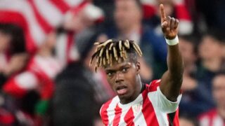 Nico Williams tuulettaa maalia Athletic Bilbaon paidassa.