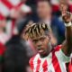 Nico Williams tuulettaa maalia Athletic Bilbaon paidassa.