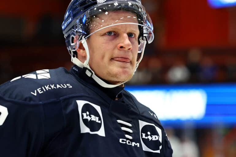 xxkeikkaxx
20250425 Hämeenlinna
Jääkiekon EHT Suomi - Ruotsi. Kuvassa Tommi Tikka   
Tomi Natri / All Over Press

*** 25th of April 2025 Hameelinna, Finland. Friendly ice hockey match Finland vs Sweden.
Photo by Tomi Natri / All Over Press