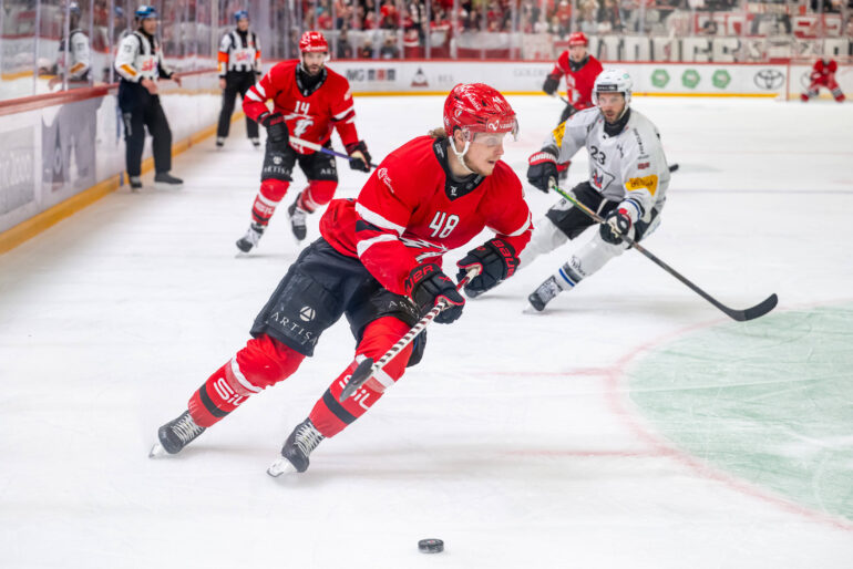 NL - Playoffs - Semi-Final, Act 5 : Lausanne HC - HC Fribourg-Gotteron 08.04.2025, Lausanne, Vaudoise Arena, NL - Playoffs - Semi-Final, Act 5: Lausanne HC - HC Fribourg-Gotteron. Lauri Pajuniemi 48, Lausanne HC during the act 3 semi-final of the National Ice hockey, Eishockey League playoffs between Lausanne HC and HC Fribourg-Gotteron the Tuesday 08.04.2025 at the Vaudoise Arena in Lausanne, Switzerland. Lausanne Vaudoise Arena Vaud Switzerland Copyright: xMediafabxPhotographyxFabricexDexGasperisx MEDIAFAB-HOCKEY-LHC-HCF-08.04.2025-HOC_6618